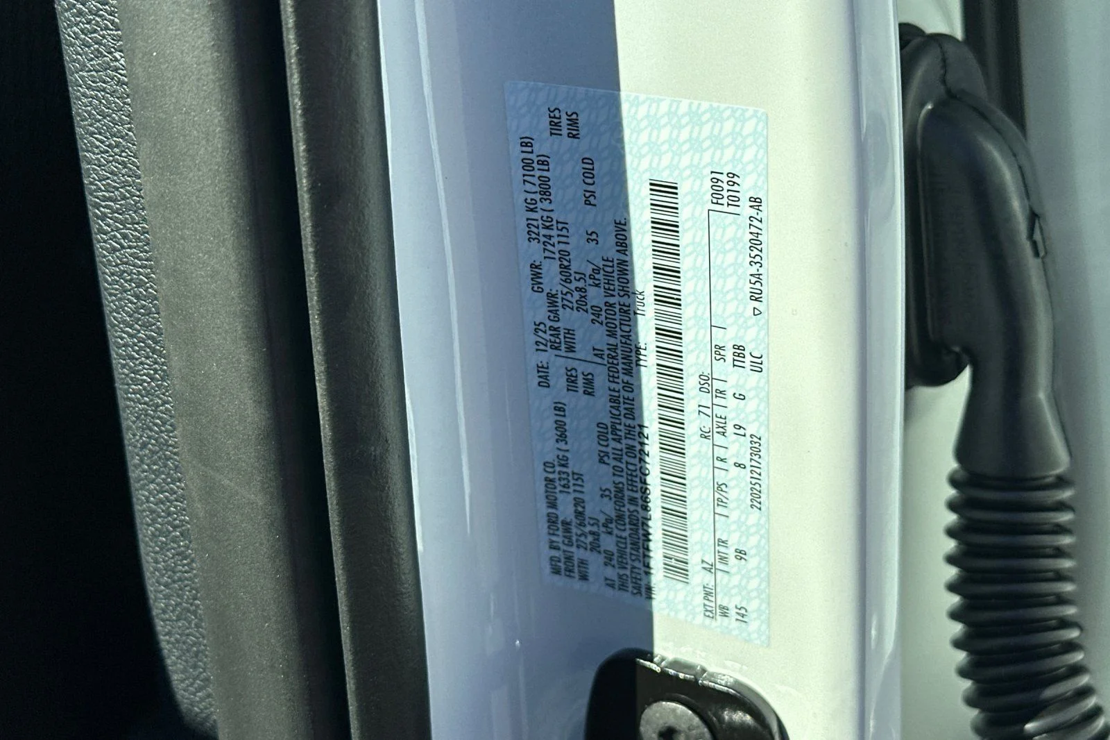 New 2025 Star White Metallic Tri-Coat Ford Platinum® image 22