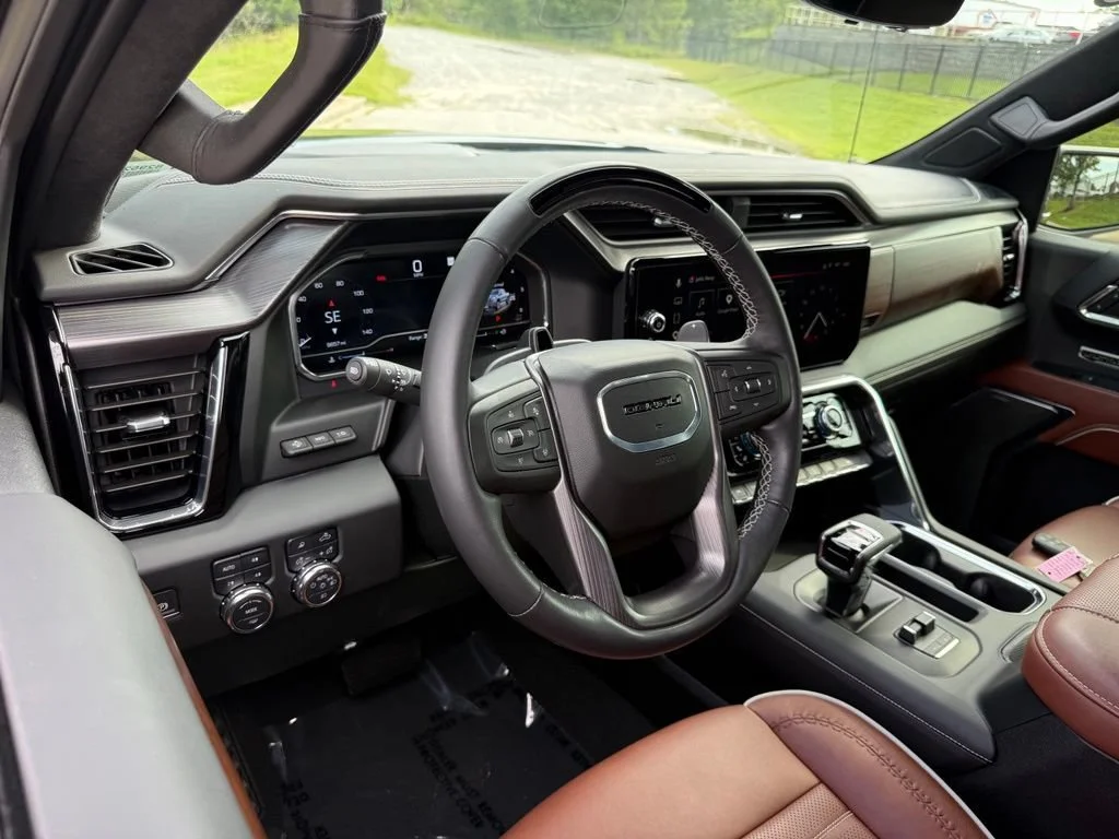 Used 2024 Onyx Black GMC Denali Ultimate image 4