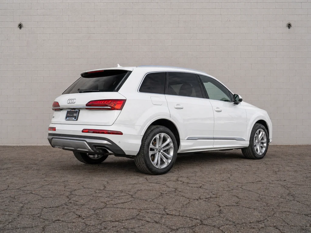 Used 2025 White Audi  image 7