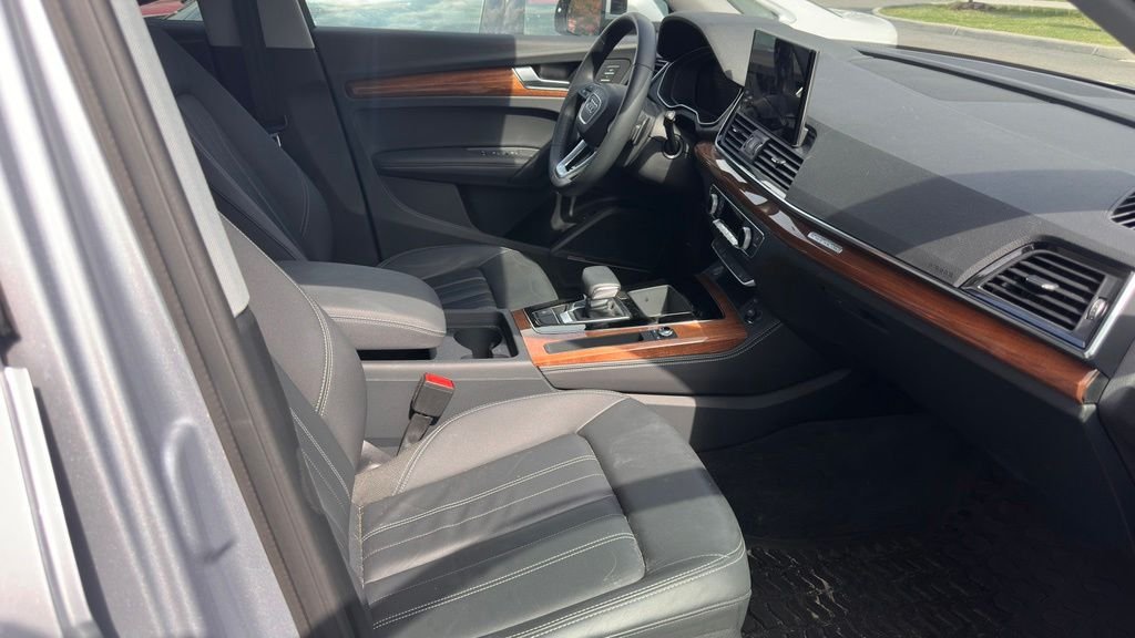 Certified Used 2023 Florett Silver Metallic Audi 40 Premium Plus image 5
