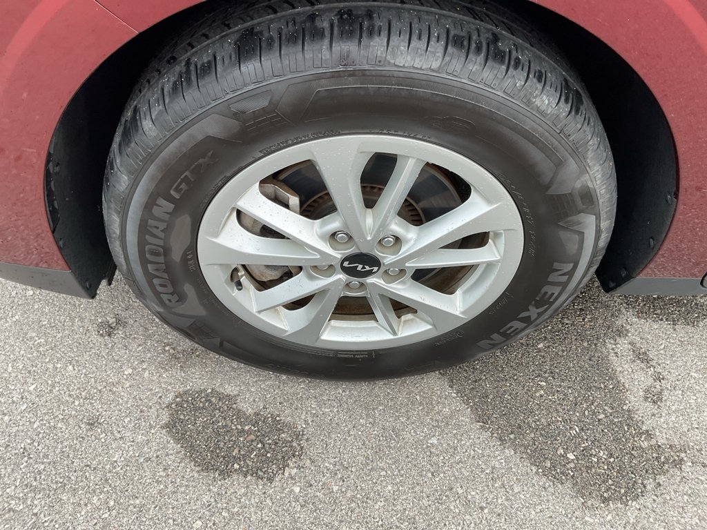 Used 2024 Flare Red Kia LX image 5