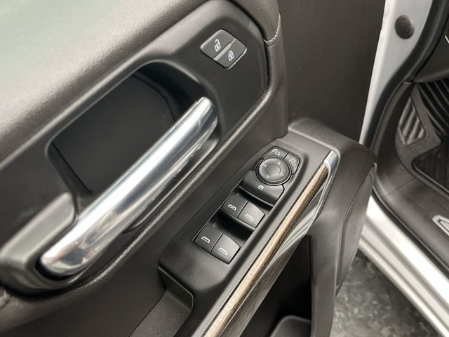 Used 2022 Silver Ice Metallic Chevrolet LT image 9