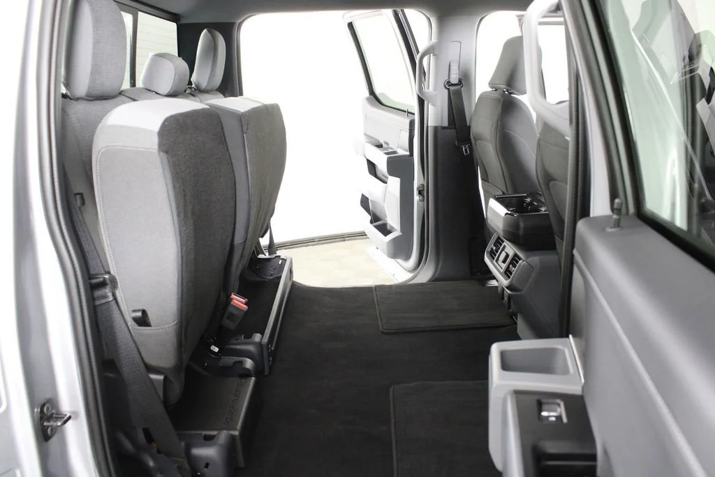 Used 2024 Gray Ford XLT image 13