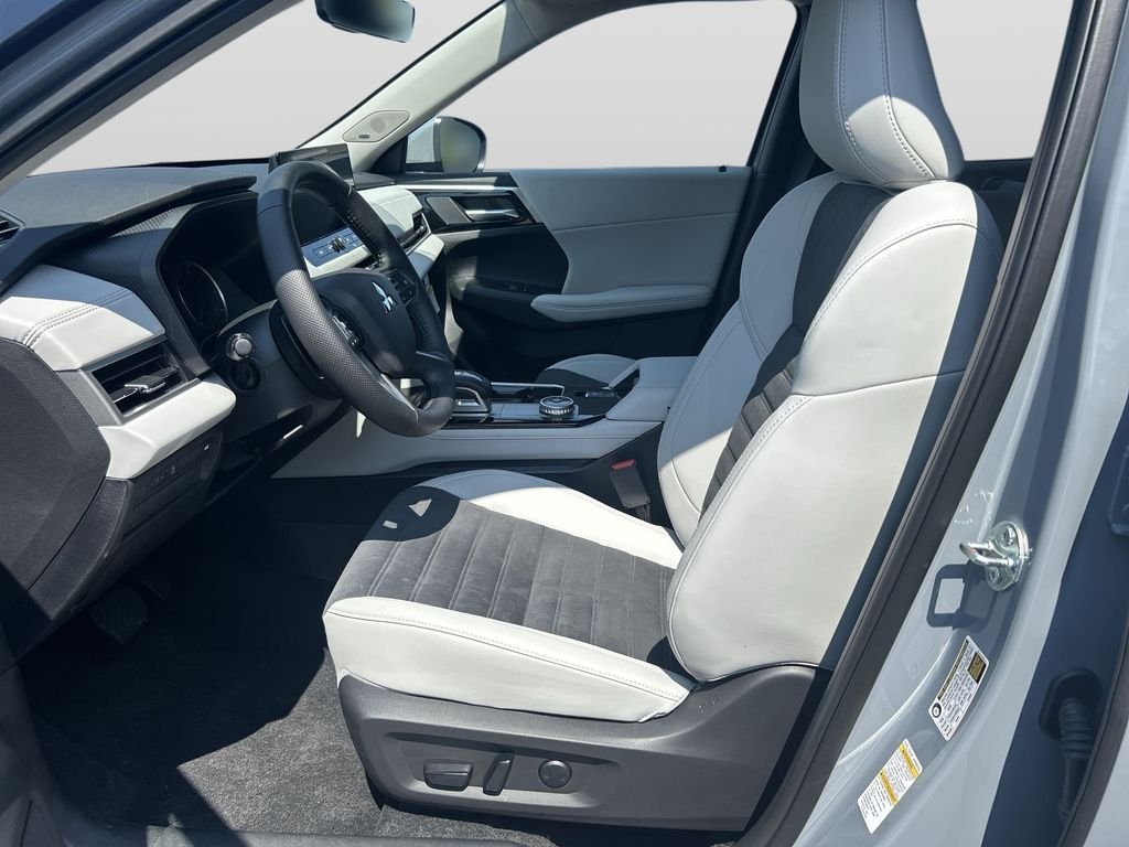 New 2026 MOONSTONE GRY M Mitsubishi SE image 12