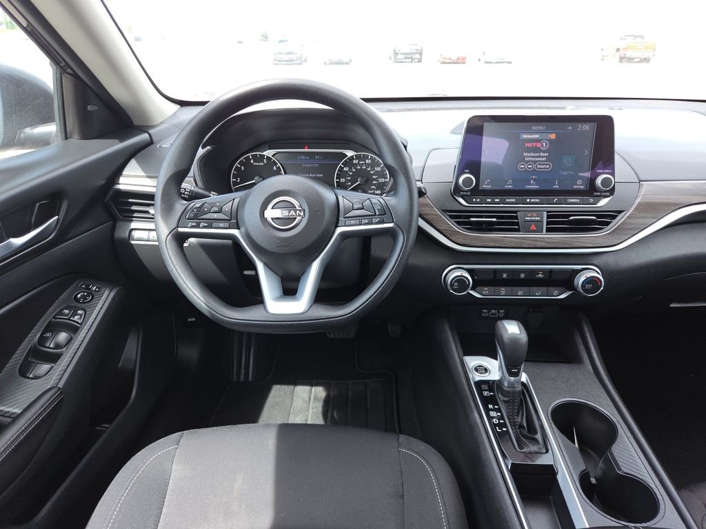 2025 Nissan Altima SV - Photo 12