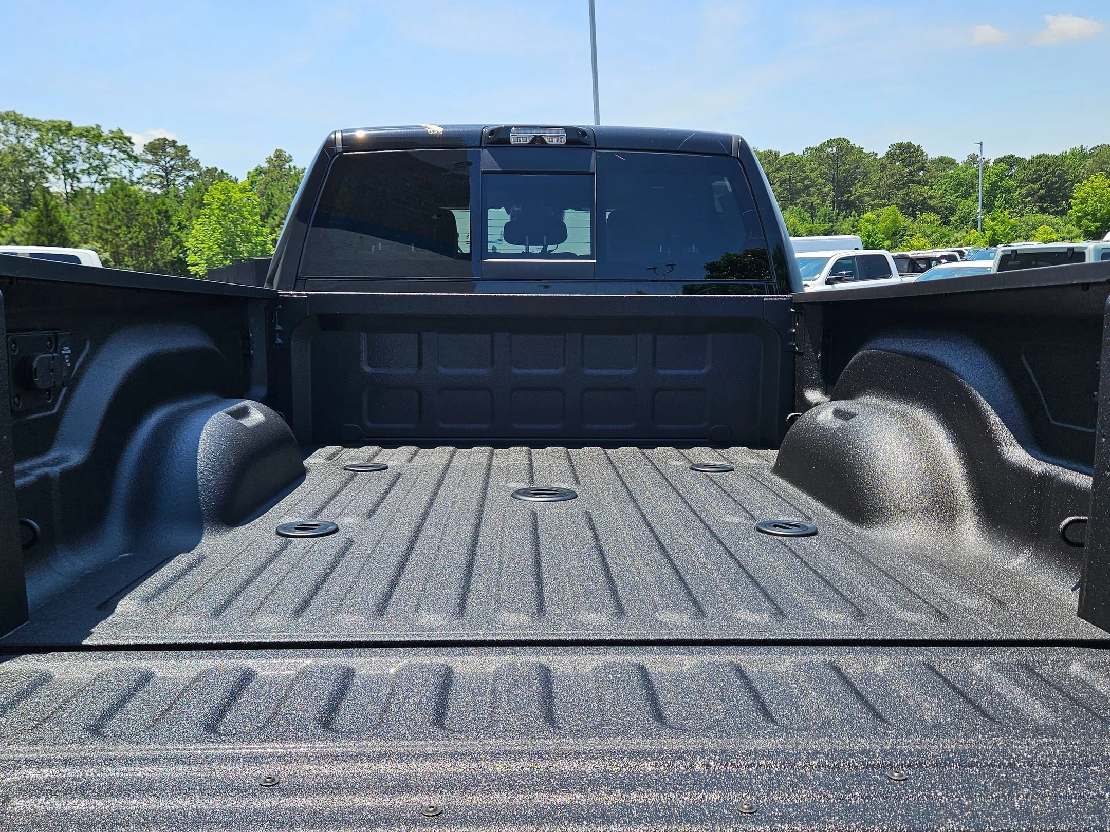New 2026 Diamond Black Crystal Pearlcoat Ram Laramie image 25