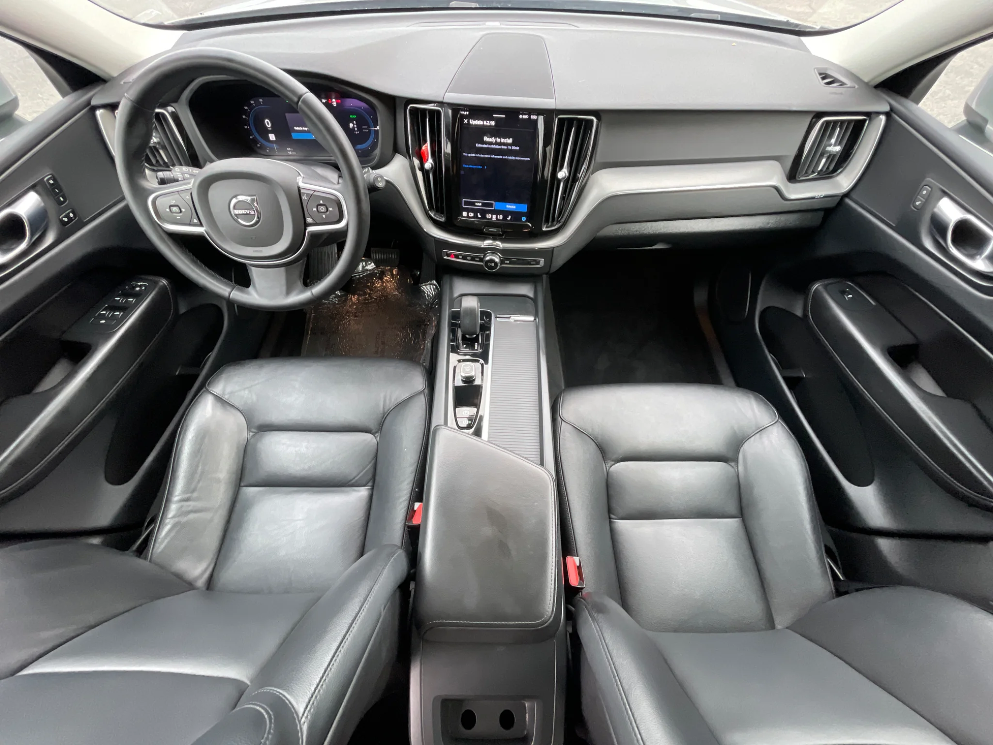 Used 2023 Thunder Grey Metallic Volvo Core Bright Theme image 10