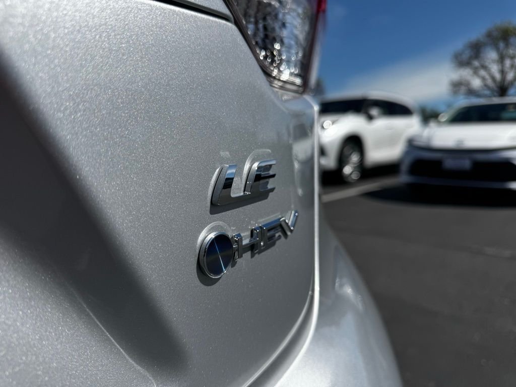 2026 Toyota Corolla LE - Photo 14