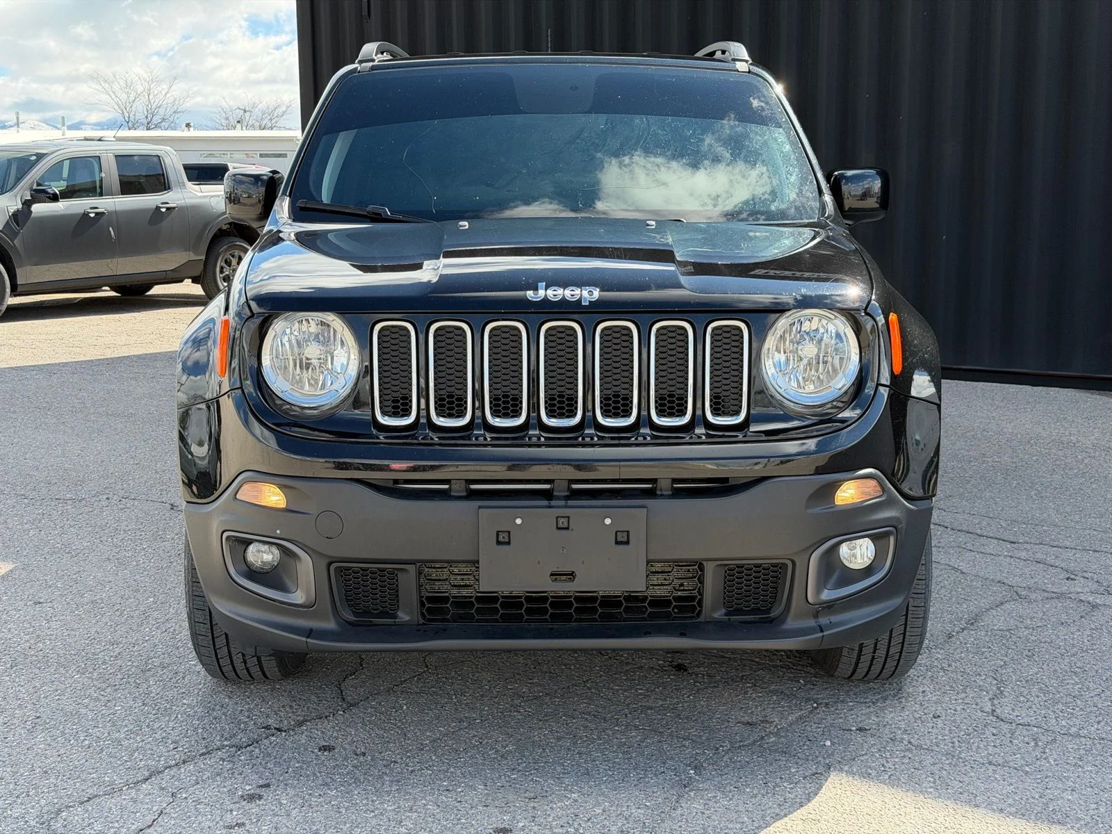 Used 2018 Black Jeep Latitude image 2