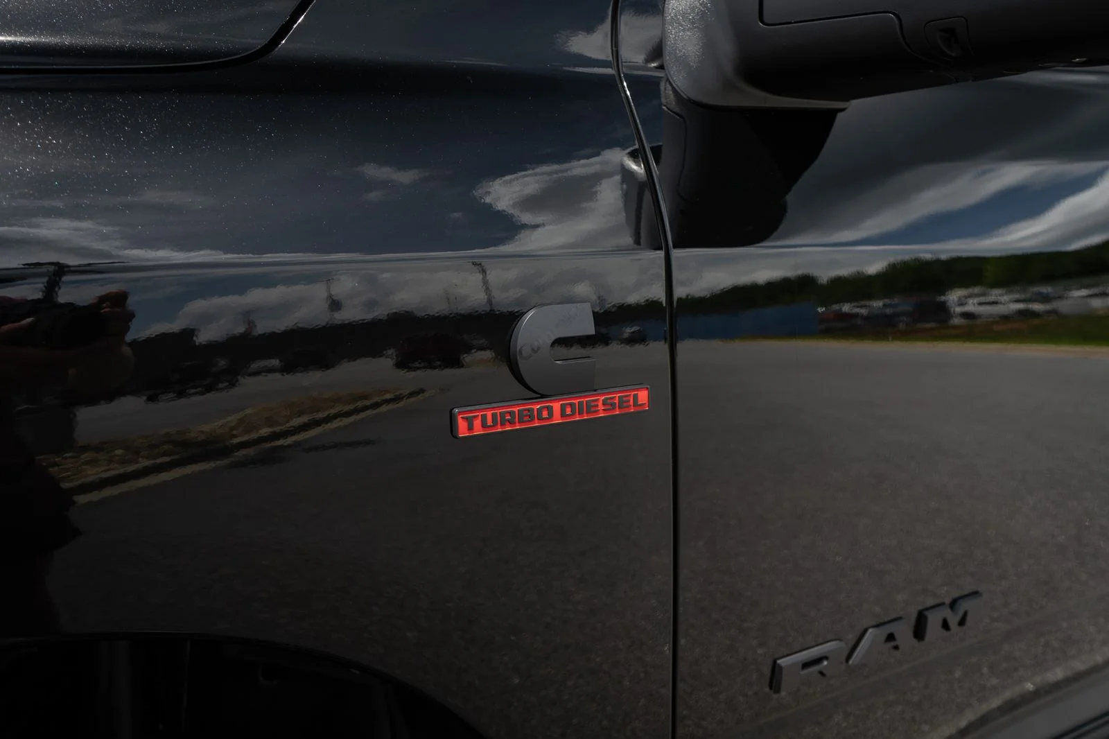 New 2026 Diamond Black Crystal Pearl-Coat Exterior Paint RAM Laramie image 12