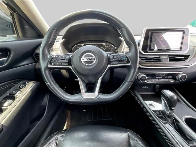 Used 2019 Black Nissan 2.5 SL image 10