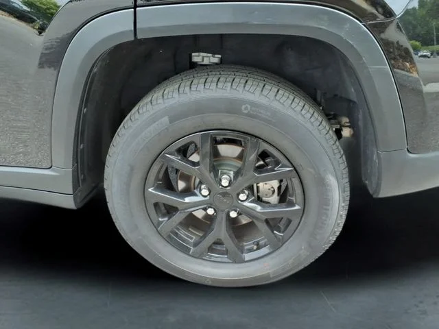 Used 2025 Black Jeep Altitude image 13