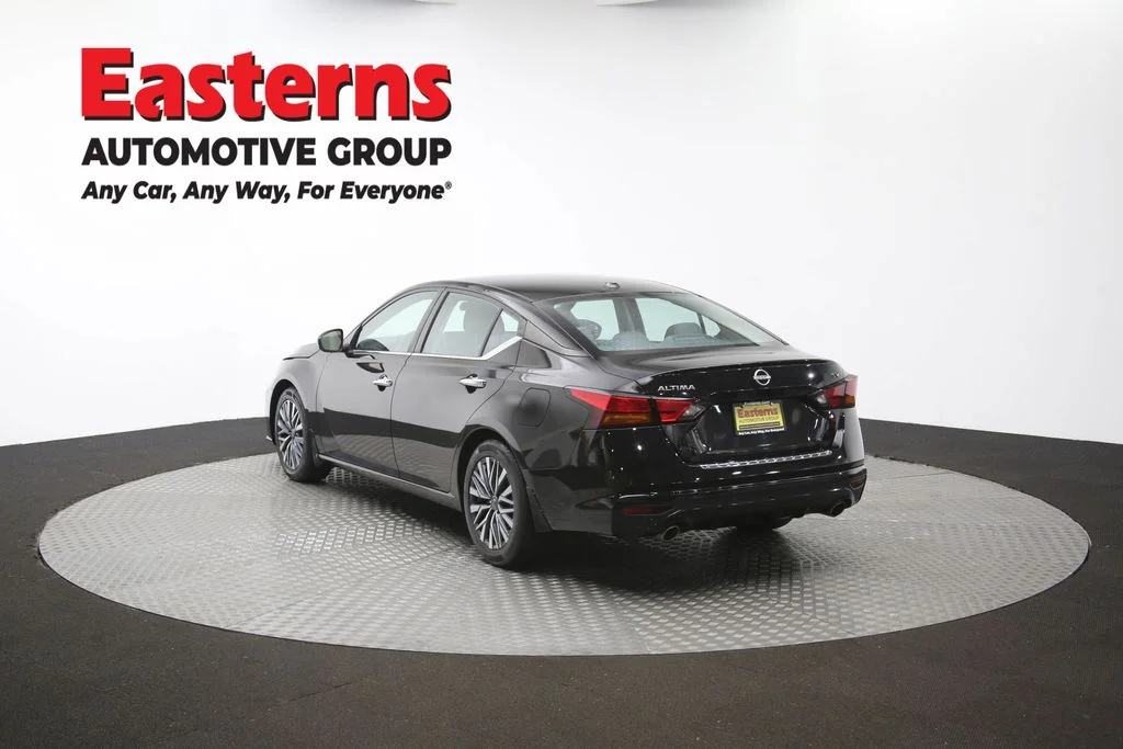 Used 2023 Black Nissan 2.5 SV image 65