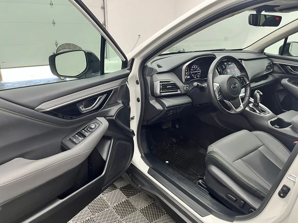 Used 2023 White Subaru Onyx Edition image 18