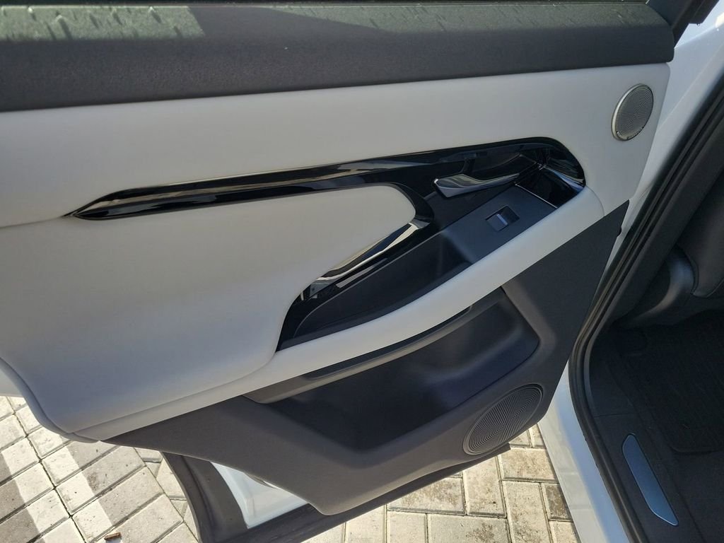 2026 Land Rover Range Rover Evoque Dynamic SE - Photo 22