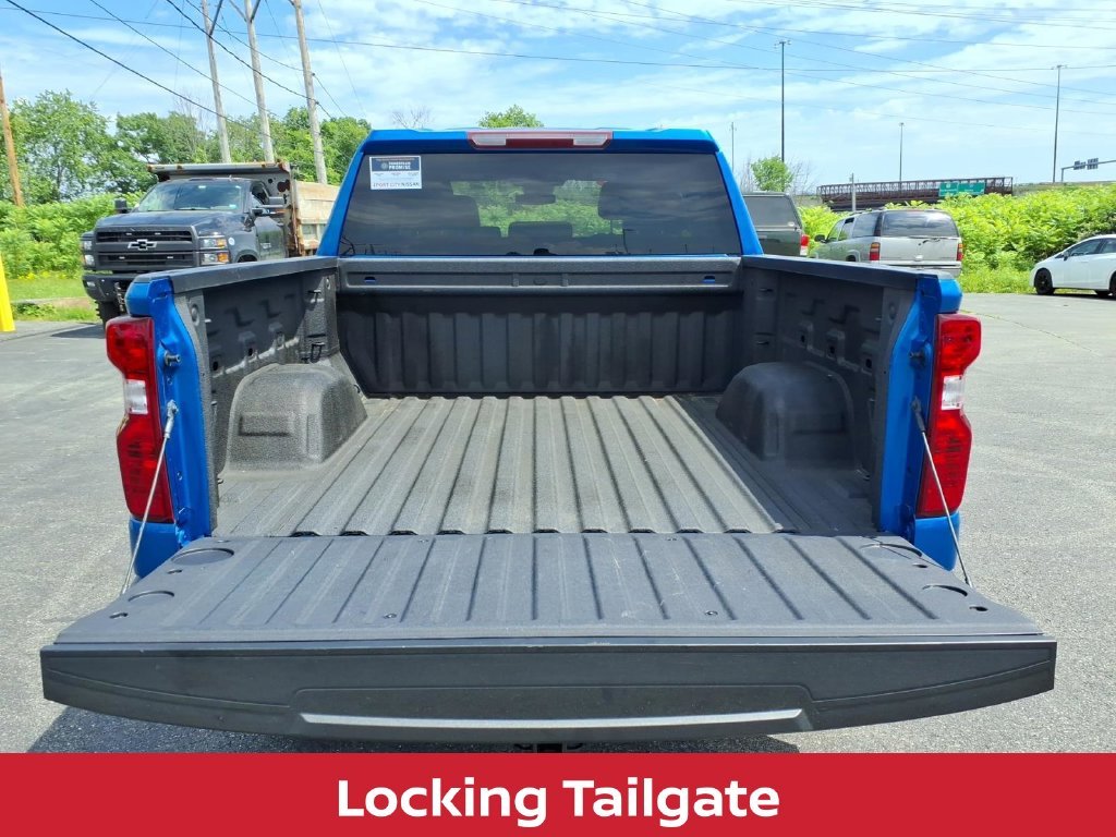 Used 2023 Glacier Blue Metallic Chevrolet z71 w/5.3l v8 image 30