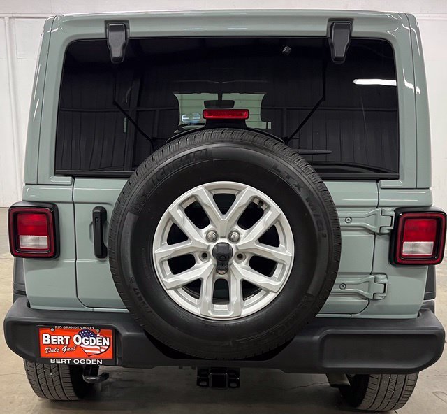 Used 2023 Silver Jeep Sport S image 5