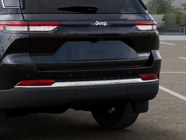 New 2026 Diamond Black Crystal Pearl-Coat Exterior Paint Jeep Laredo X image 39