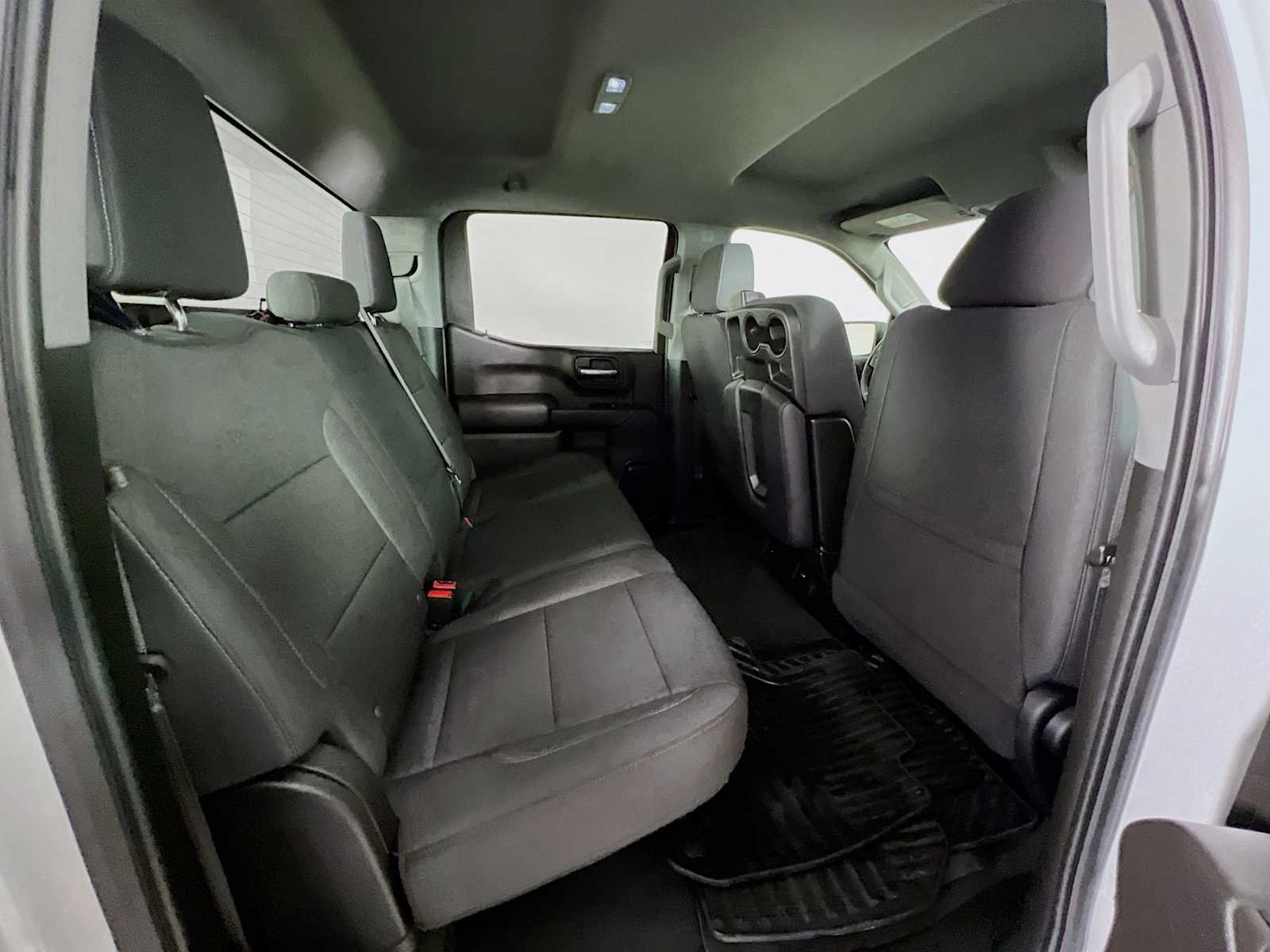 Used 2022 Silver Ice Metallic Chevrolet Custom image 25