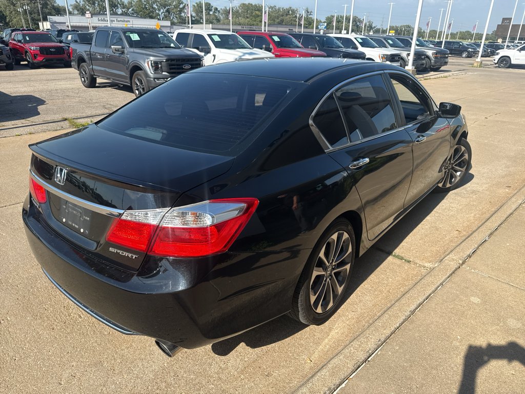 Used 2014 Crystal Black Pearl Honda Sport image 10