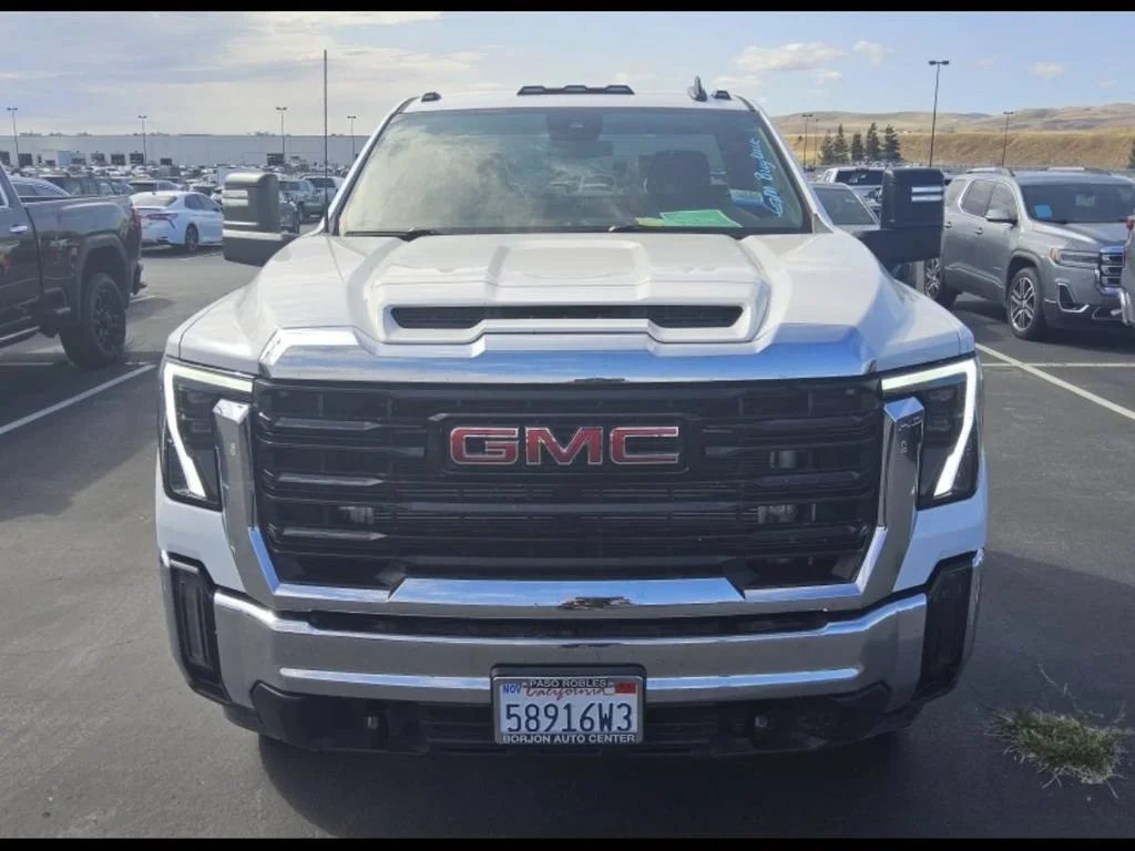 Used 2024 Summit White GMC Pro image 4