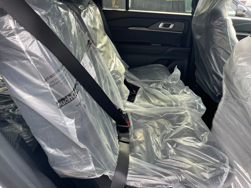 New 2026 Star White Metallic Tri-Coat Ford ST-Line image 14