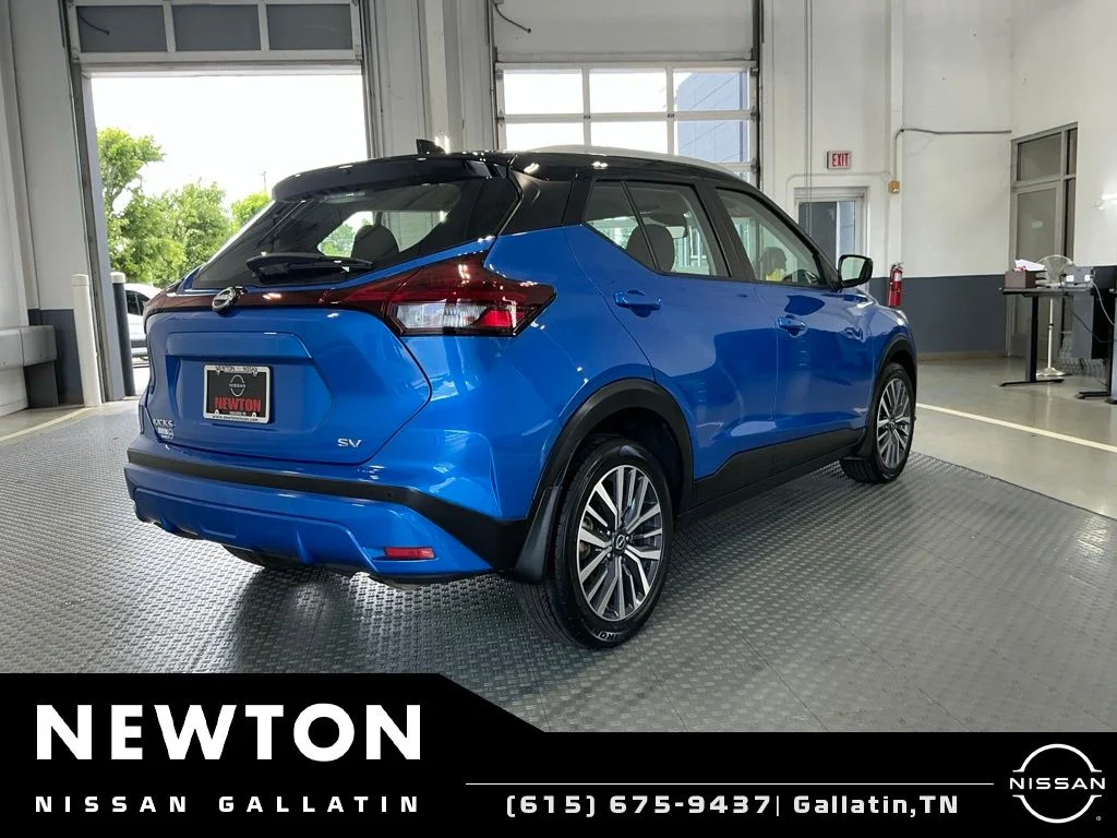 Used 2023 Electric Blue Metallic/Super Black Nissan SV image 20