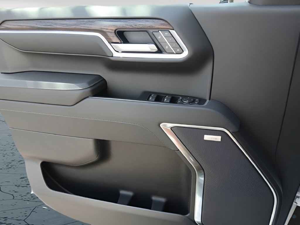 2026 GMC Sierra 1500 SLT - Photo 17