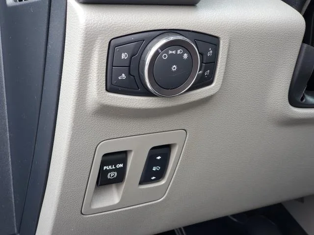 Used 2018  Ford XLT image 8