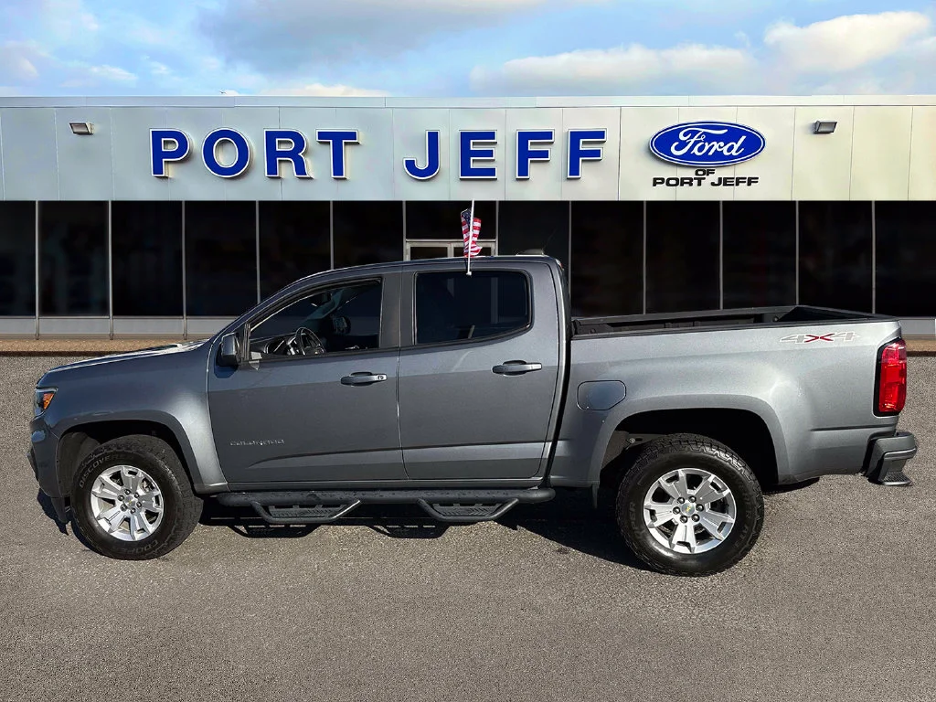 Used 2021 Steel Metallic Chevrolet LT image 8