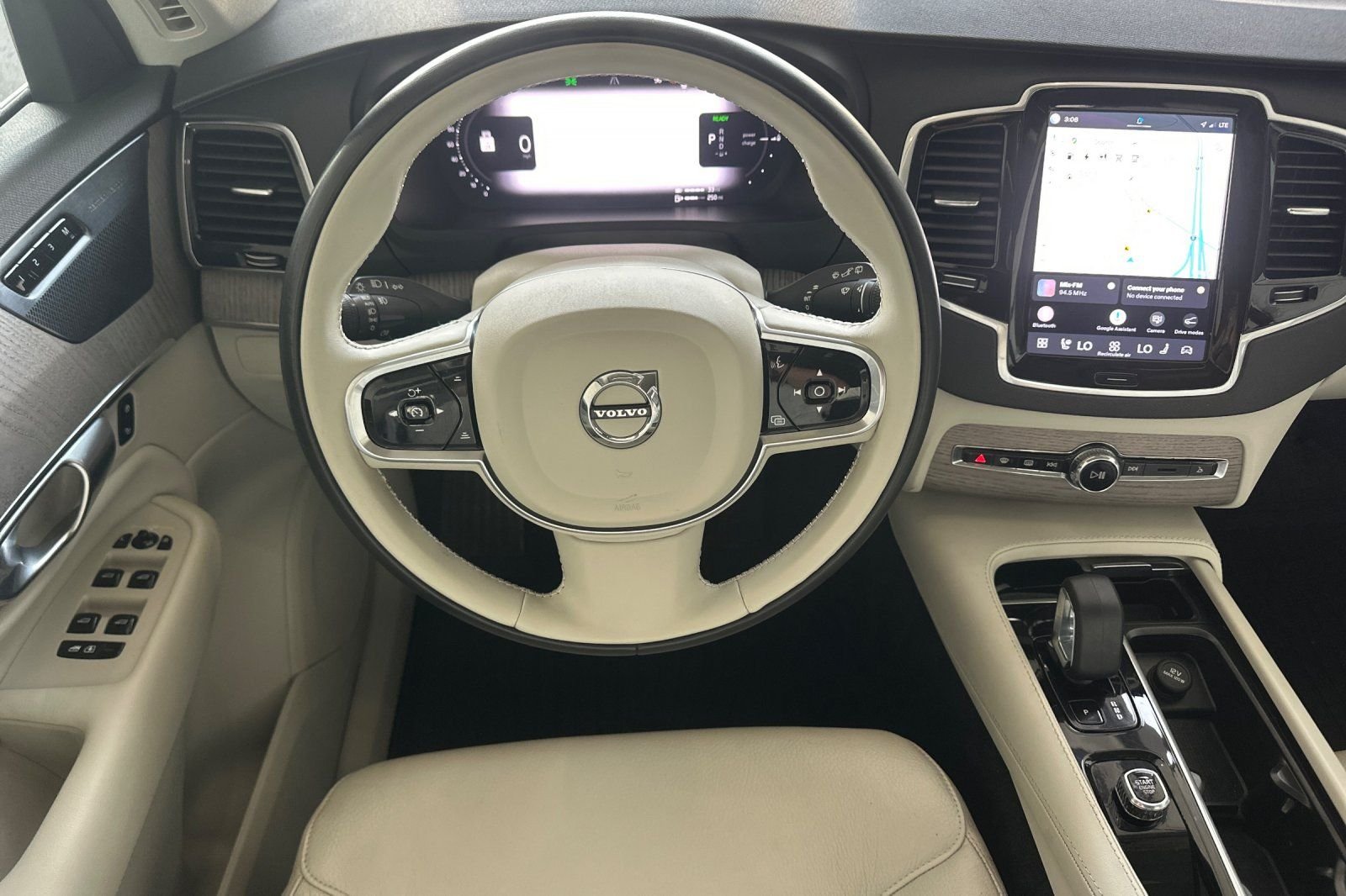 Used 2023  Volvo T8 Plus 6 Passenger image 15