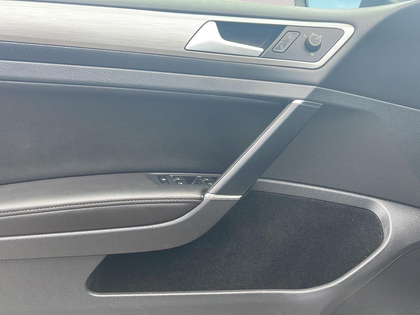 2015 Volkswagen Golf SportWagen TDI SE - Photo 11