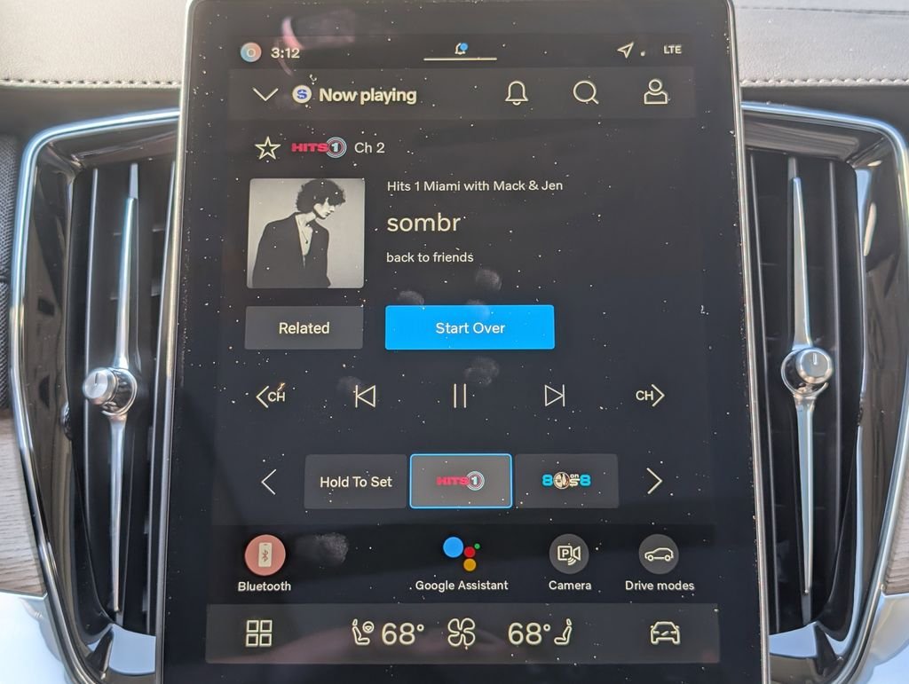 2026 Volvo XC90 Plus - Photo 26