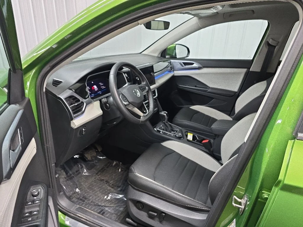 Used 2025 Green Volkswagen 1.5T SEL image 29