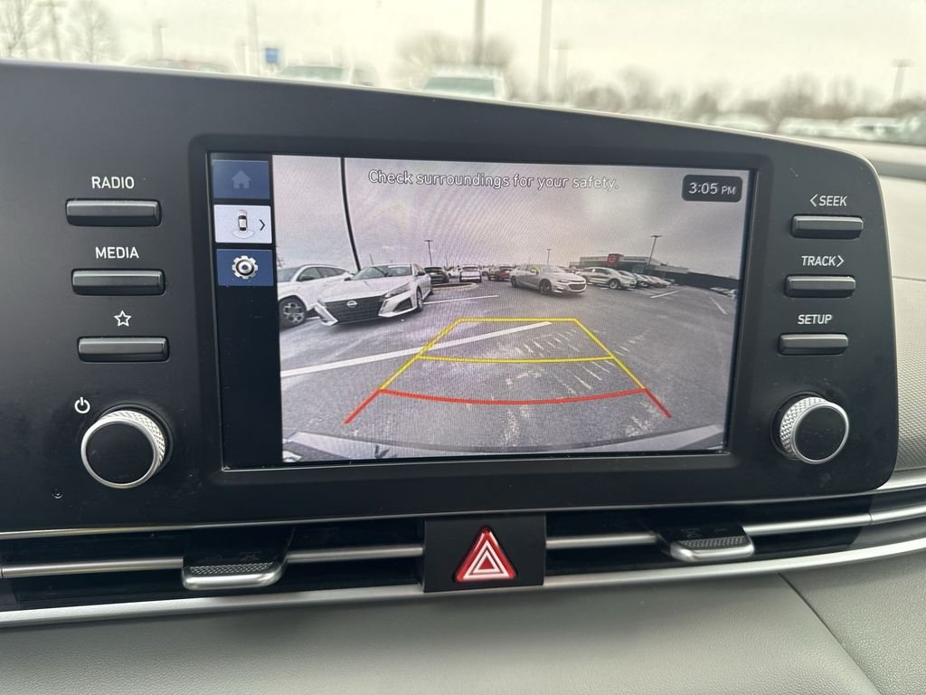Used 2024 Black Hyundai SE image 17