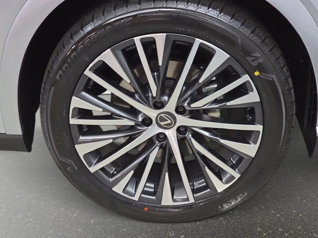 New 2026 Iridium Lexus PREMIUM PLUS image 29