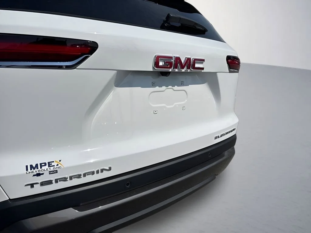 New 2026 Summit White GMC Elevation image 32