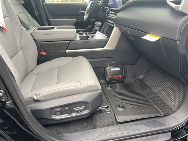 2025 Toyota Tundra Limited - Photo 13