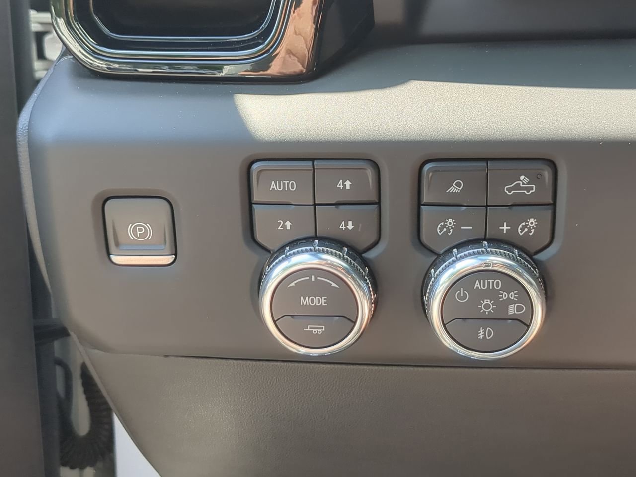 Used 2023 Summit White GMC AT4X image 18