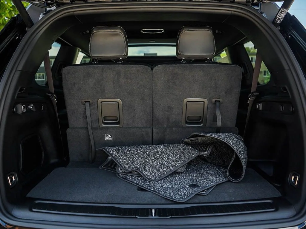 New 2026 Diamond Black Crystal Pearlcoat Jeep Limited image 7