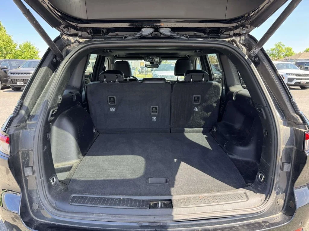 Used 2023 Black Jeep Altitude X image 28
