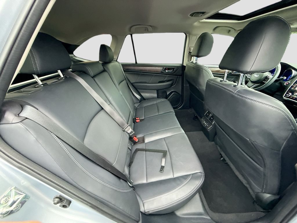Used 2019 Ice Silver Metallic Subaru Limited image 29