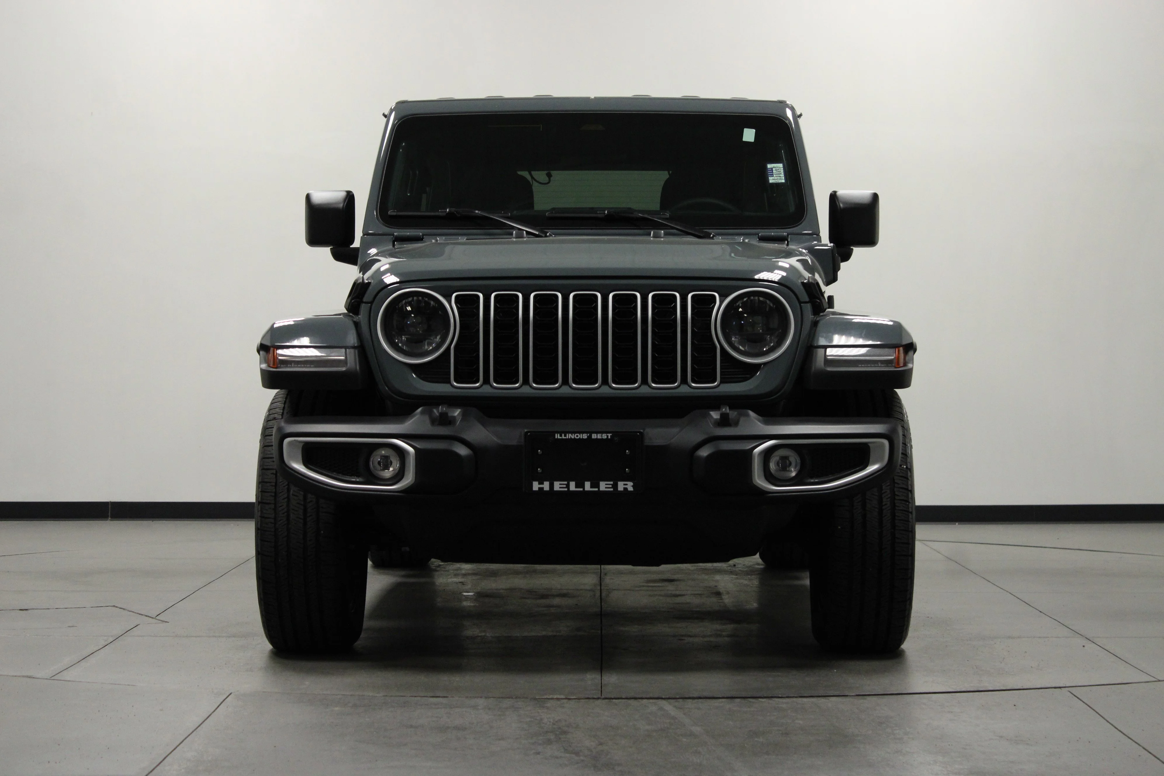 Used 2025 Anvil Clear Coat Jeep Sahara image 9