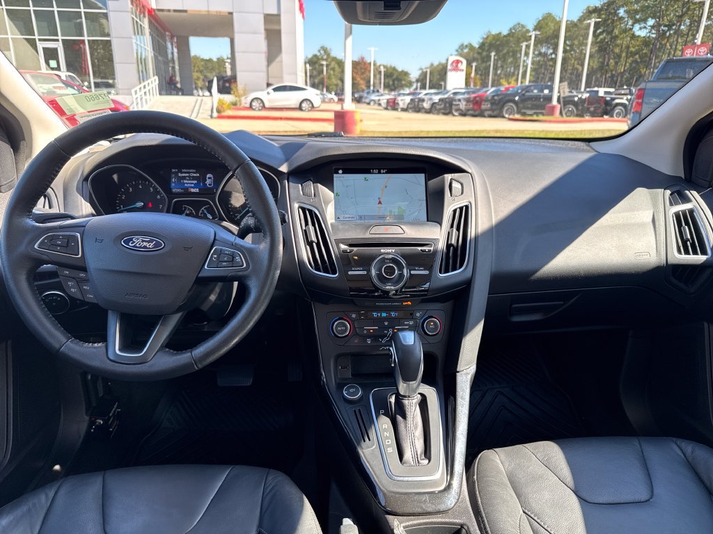 Used 2016  Ford Titanium image 24
