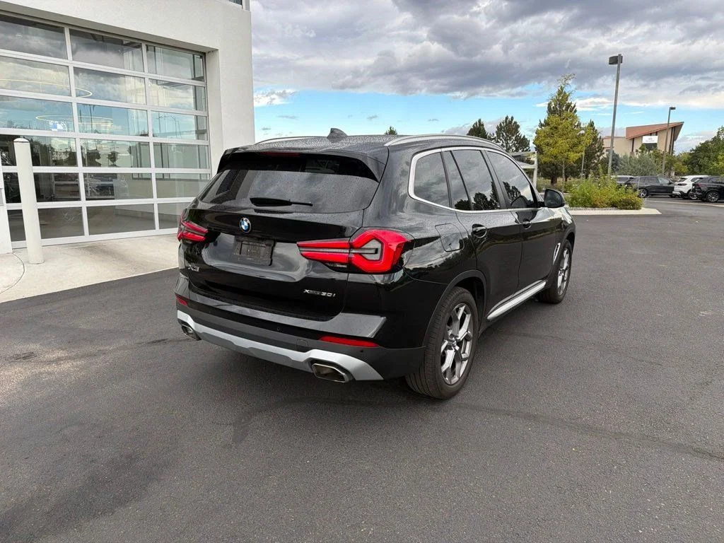 Used 2024 Black Sapphire Metallic BMW xDrive30i image 5