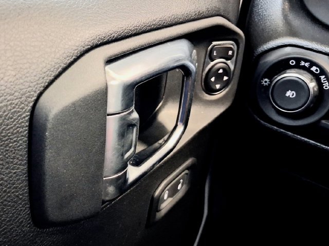 Used 2023 White Jeep Sport S image 9