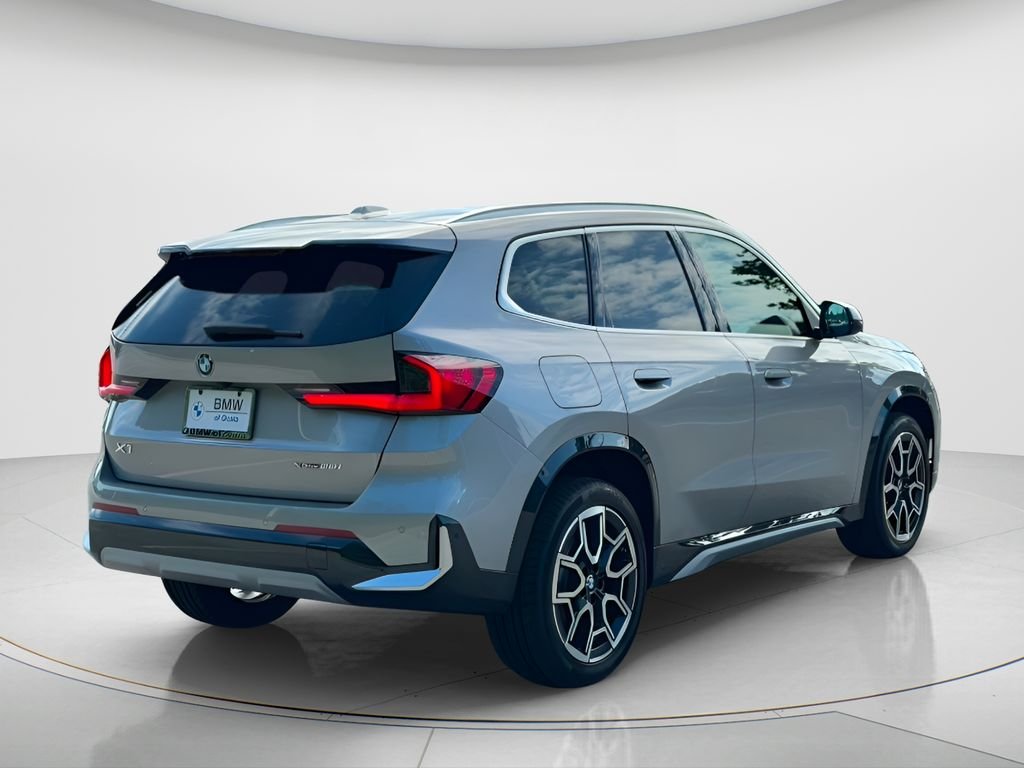 New 2026 Space Silver Metallic BMW xDrive28i image 5