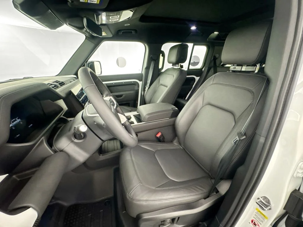 New 2026 Fuji White Land Rover X-Dynamic SE image 20