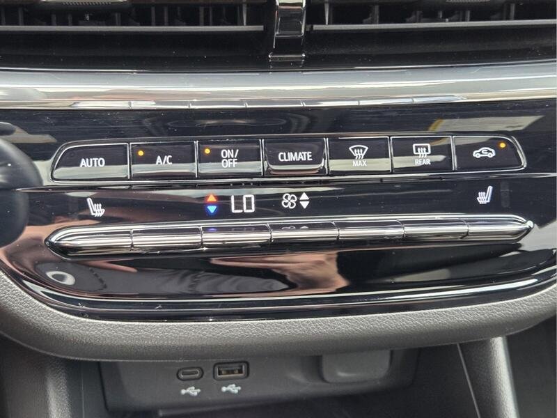 Used 2025 White Frost BUICK FWD 4DR AVENIR image 27