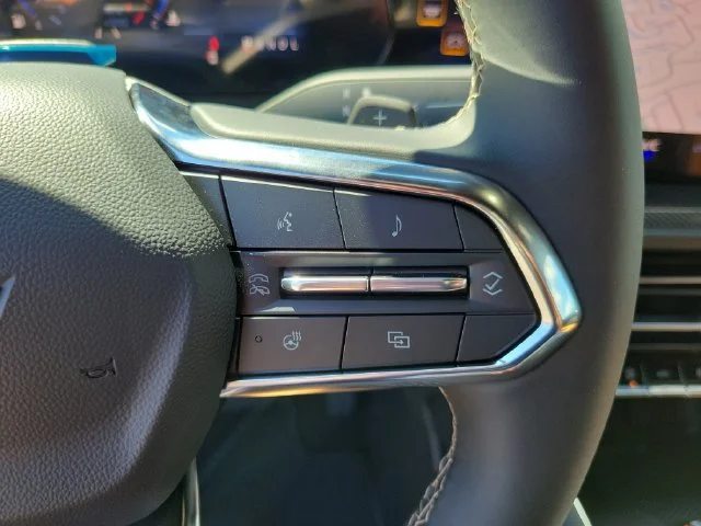 2027 Chevrolet Traverse Z71 - Photo 29
